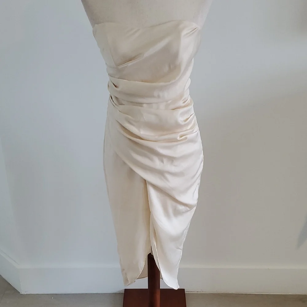 DO+BE women’s Cream Ruched Strapless Dress Size 4 new with tags